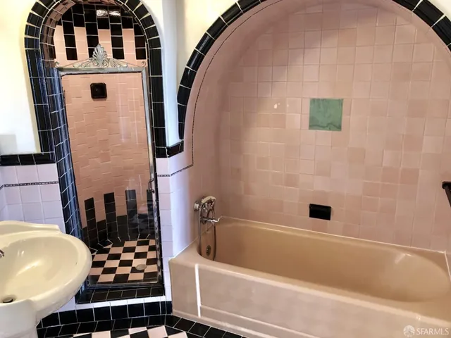 $7,500 | Avenue, San Francisco, CA 94122