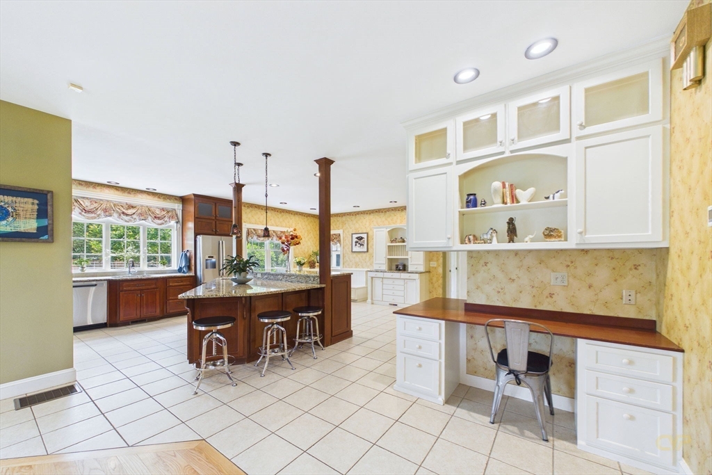 545 Hazel Street Uxbridge, MA 01569 - Photo 12 of 42