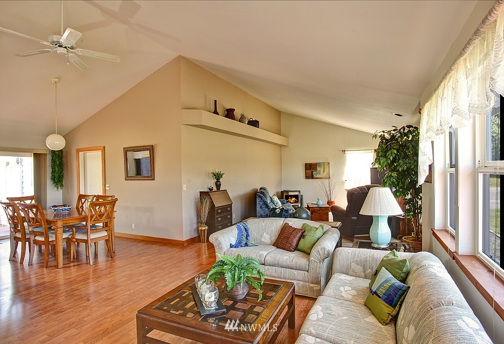 20922 Pugh Road Northeast Poulsbo, WA 98370 - Photo 4 of 21 Gallery Image 4