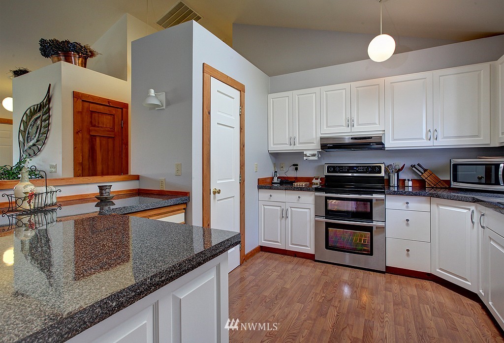 20922 Pugh Road Northeast Poulsbo, WA 98370 - Photo 9 of 21 Gallery Image 9