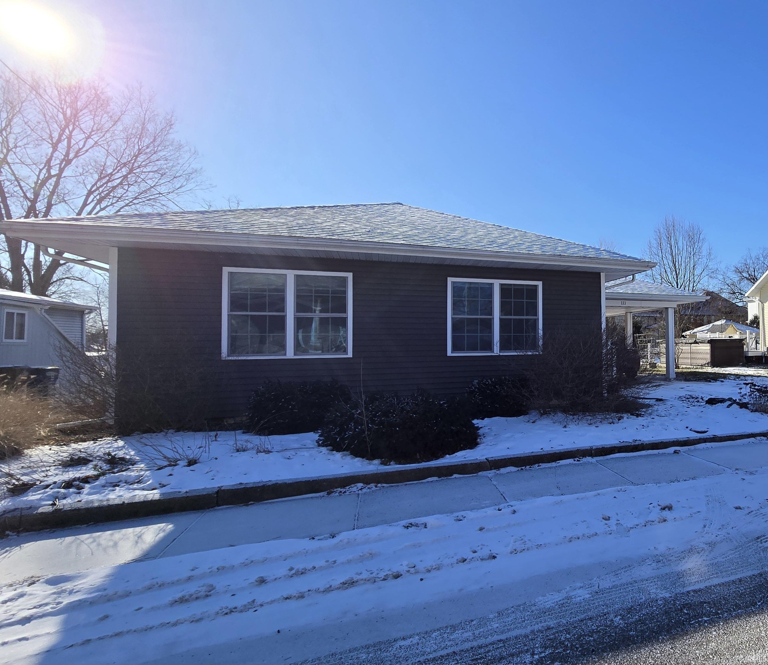 111 Carlin Street Auburn, IN 46706 - Photo 2 of 11