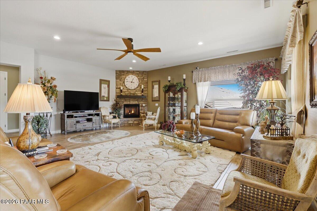 594 Haisley Road Prescott, AZ 86303 - Photo 7 of 53 07-Living Room