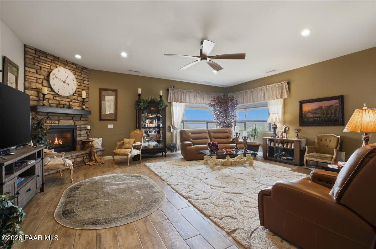 594 Haisley Road Prescott, AZ 86303 - Photo 10 of 53 10-Living Room