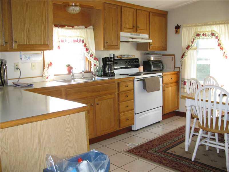 507 Donation Road Greenville, PA 16125 - Photo 4 of 15 Kitchen. NEWER OAK KIT. TILE FLOORING