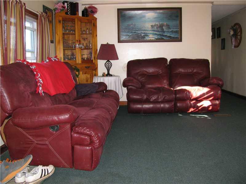 507 Donation Road Greenville, PA 16125 - Photo 9 of 15 Living Room.