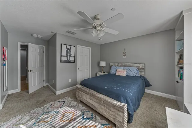 a view of a yard in front of house