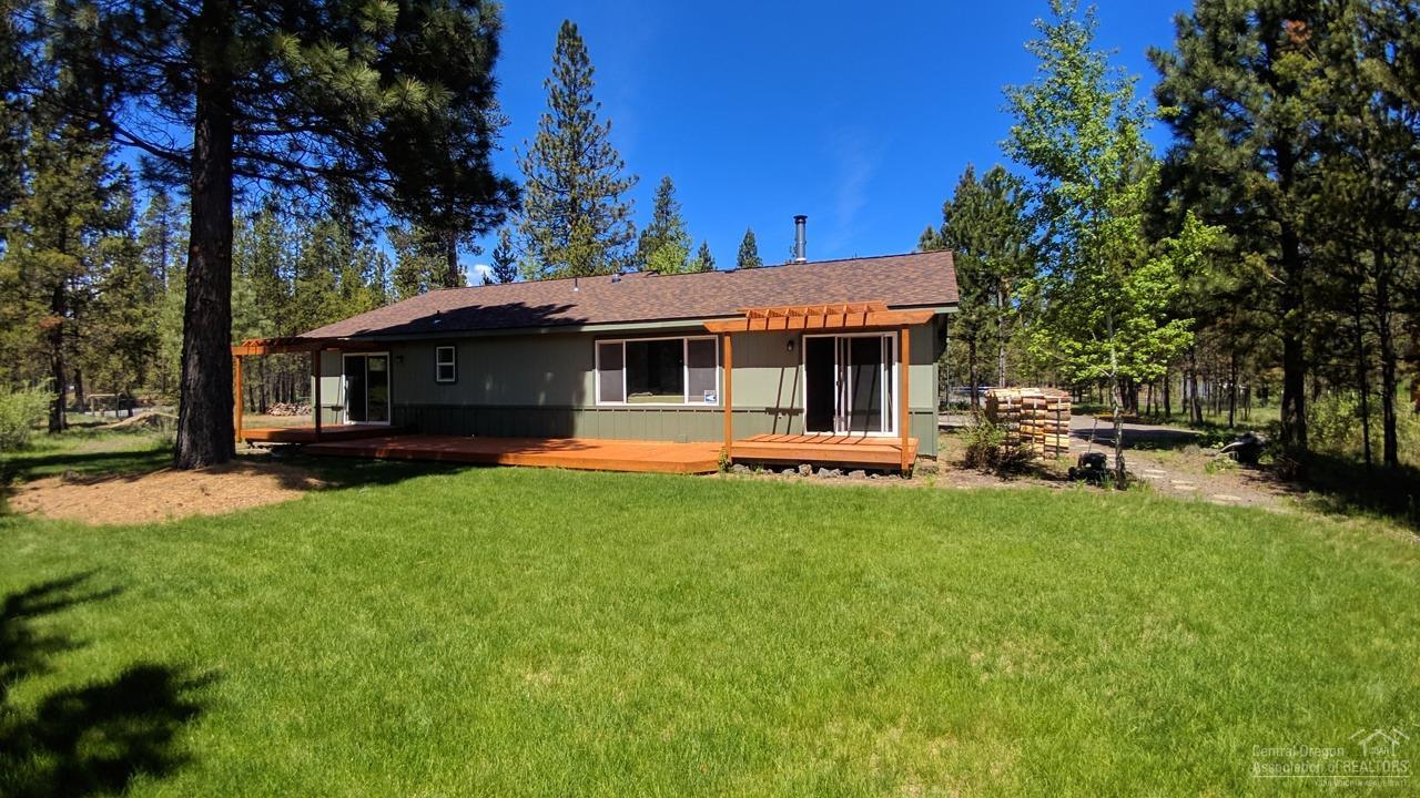 17325 Covina Road Bend, OR 97707 - Photo 24 of 25 View from the fire pit area.