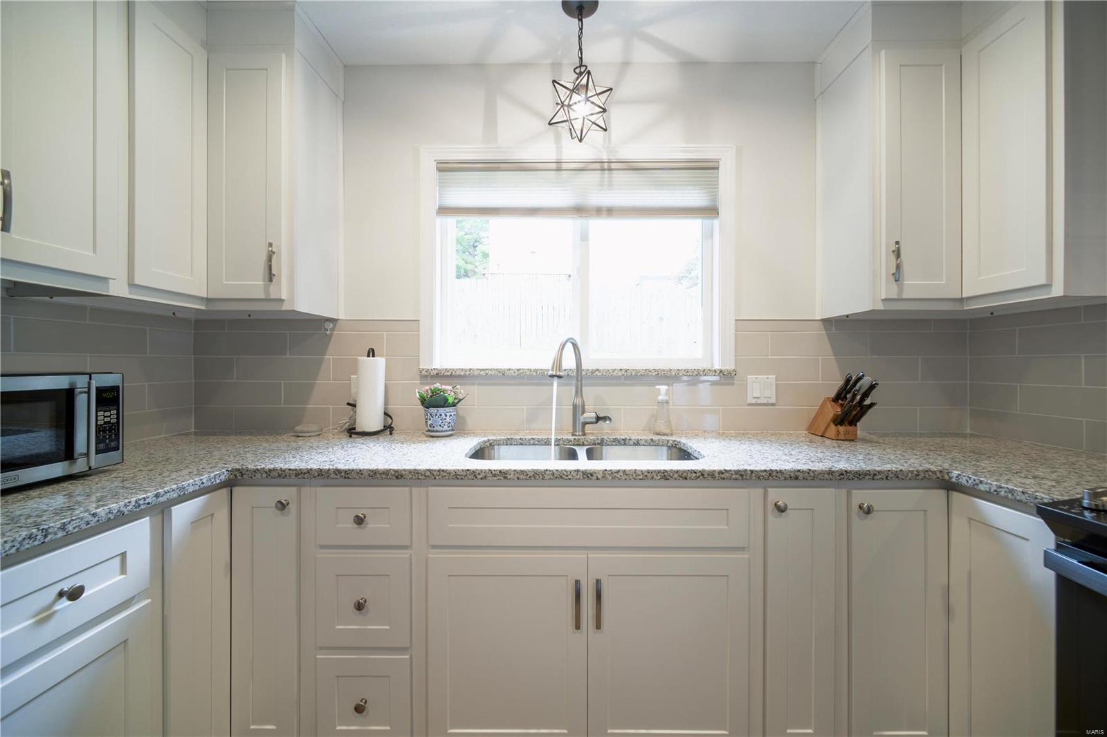 1618 Meadowside Drive St. Louis, MO 63146 - Photo 13 of 33