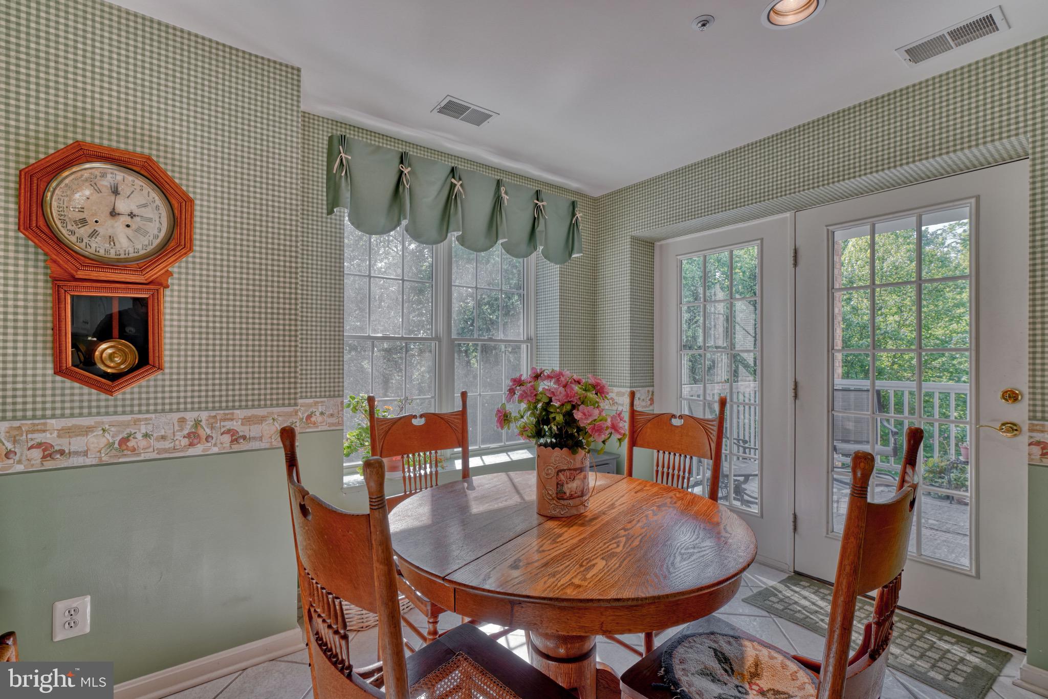 12320 Rosslare Ridge Road, Unit 206 Lutherville-Timonium, MD 21093 - Photo 12 of 28 Breakfast room