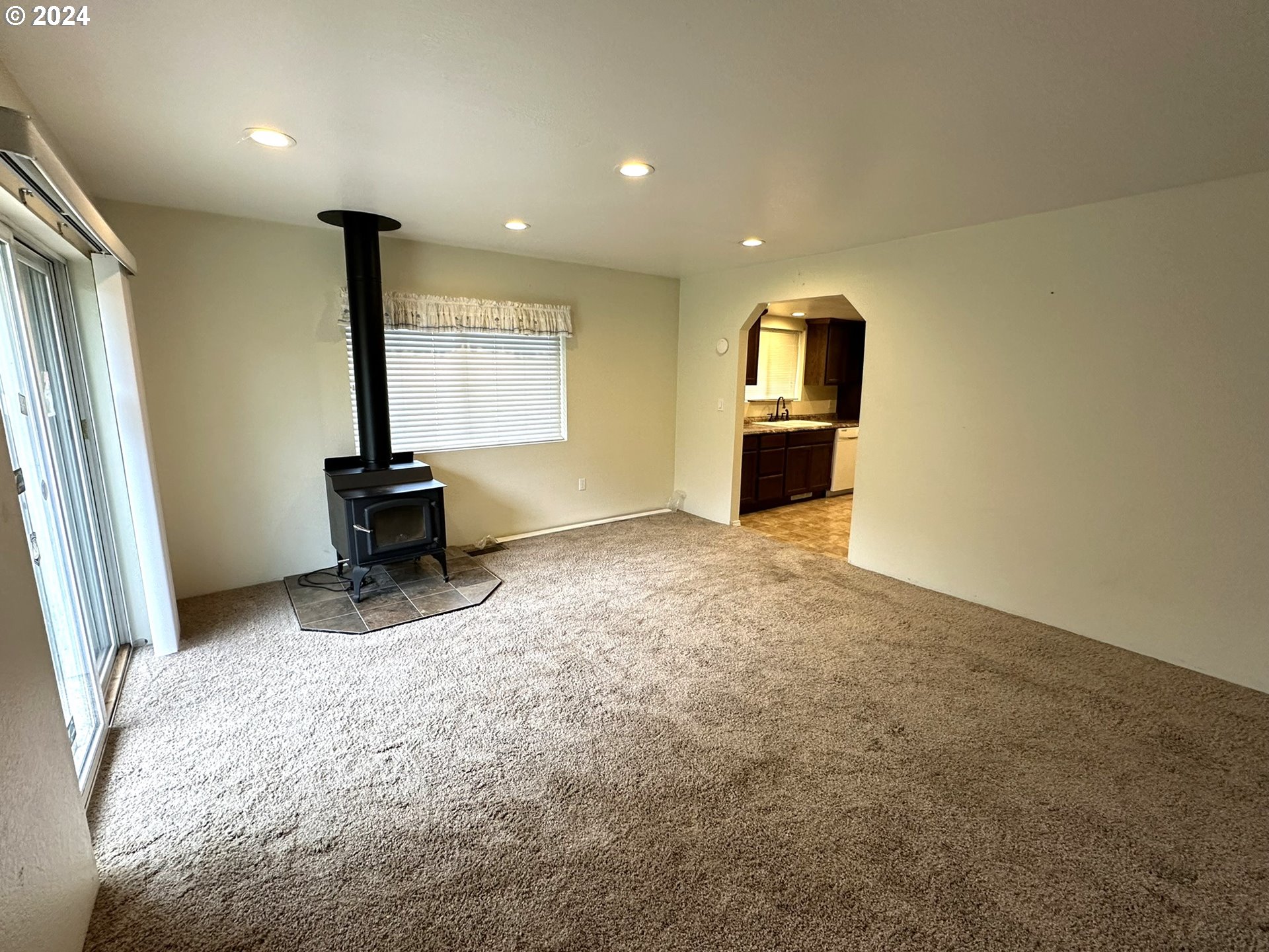 767 Southeast Ramp Street Roseburg, OR 97470 - Photo 3 of 23 Gallery Image 3