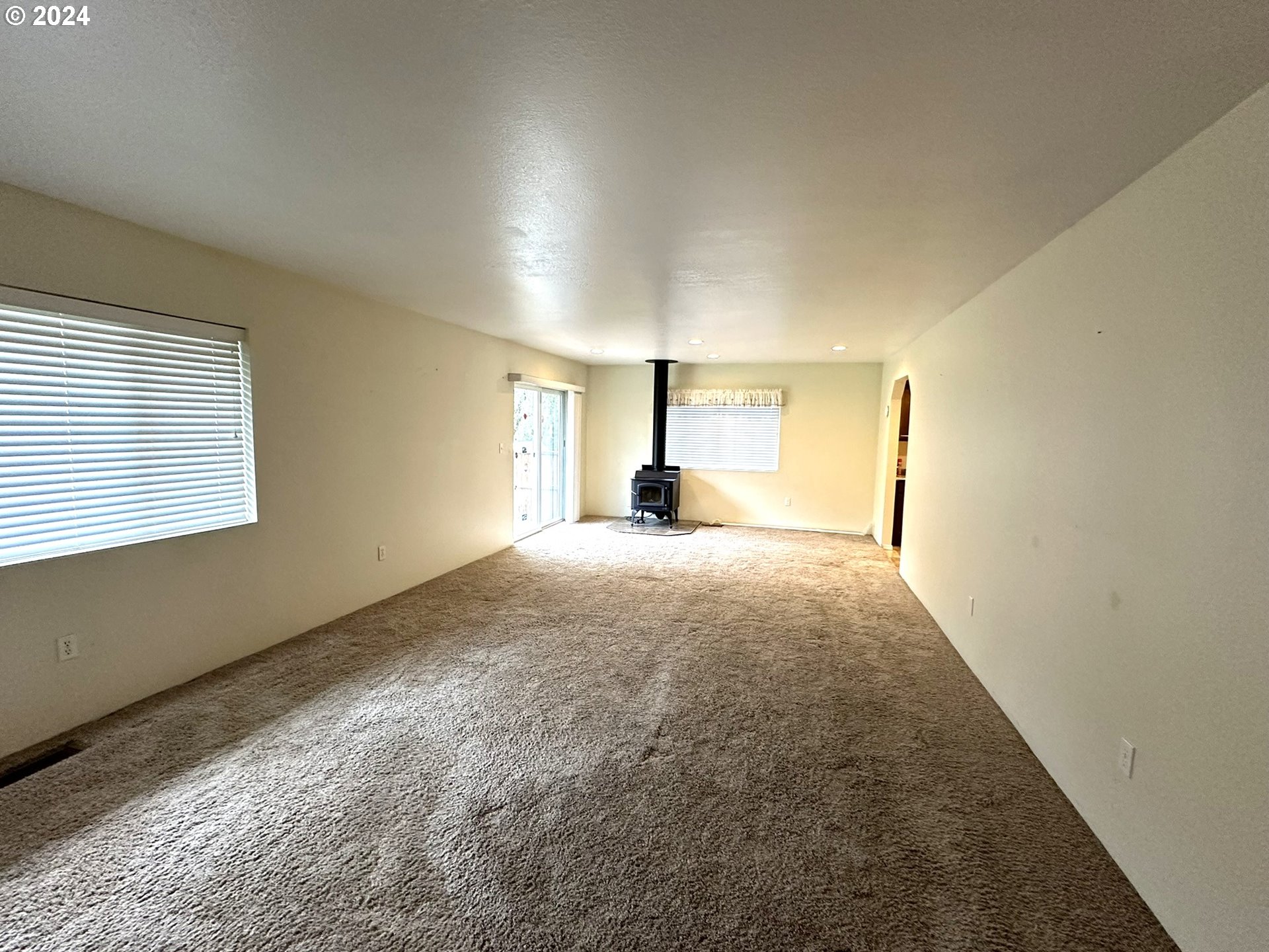 767 Southeast Ramp Street Roseburg, OR 97470 - Photo 4 of 23 Gallery Image 4