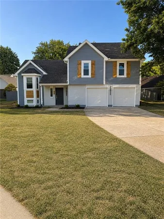 $385,000 | 412 Northeast Deerfield Court, Lee's Summit, MO 64086