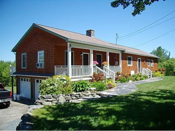260 S Road Bethlehem, NH 03574 - Photo 1 of 1