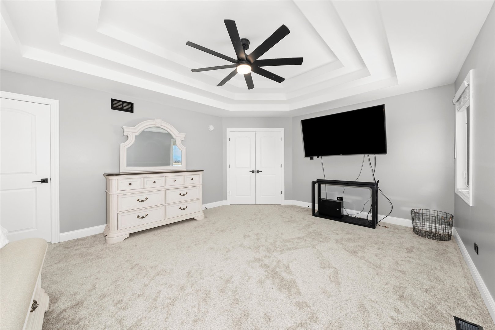 110 Sky View Lane Beecher, IL 60401 - Photo 24 of 53 a view of a livingroom with a flat screen tv