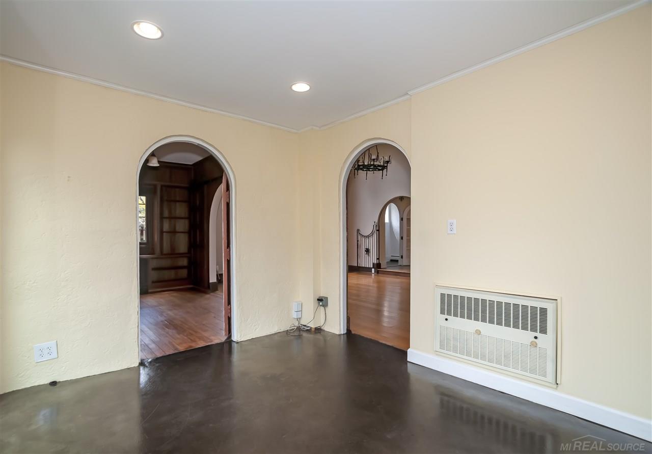 762 Bedford Road Grosse Pointe, MI 48230 - Photo 17 of 57 50039523-16.JPG
