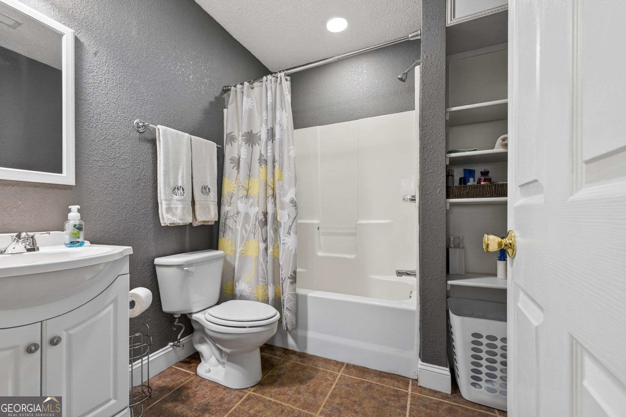 756 Gordon Thomas Road Blairsville, GA 30512 - Photo 41 of 65 a bathroom with a toilet sink and shower