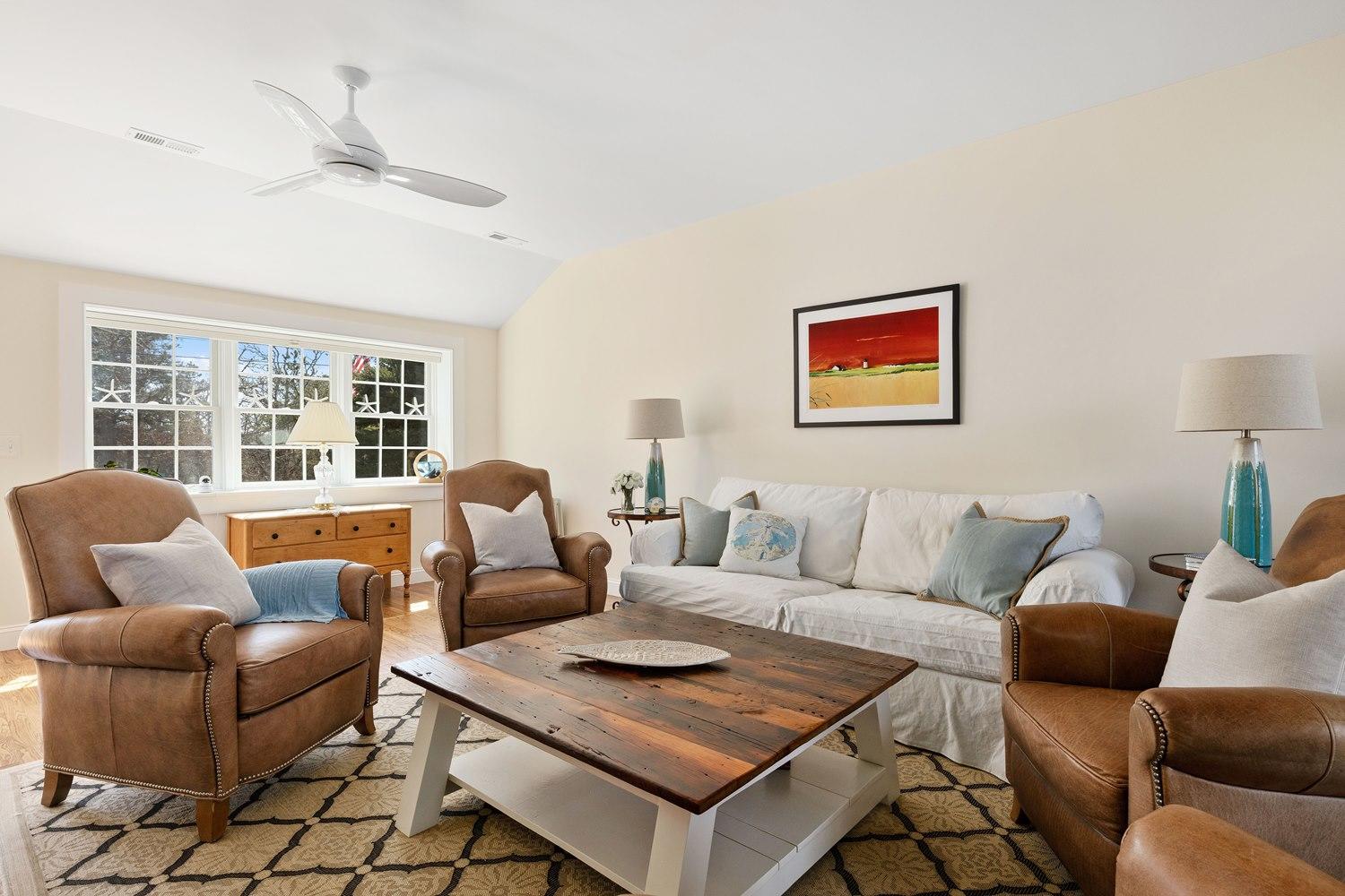 32 Hilltop Road Chatham, MA 02633 - Photo 5 of 56 Bright living