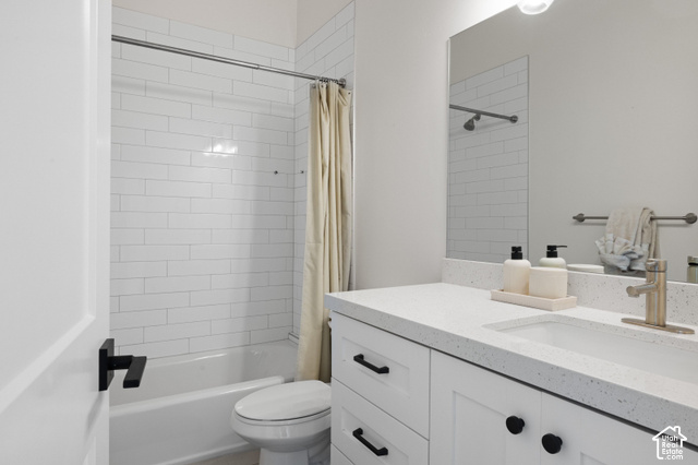 1141 520 West Midway, UT 84049 - Photo 21 of 40 White subway tile shower surround with a built-in tub