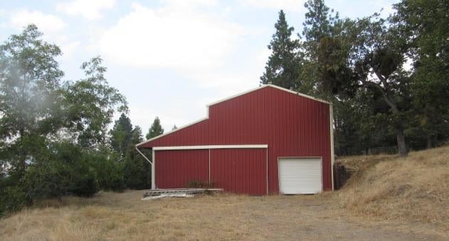 7140 Rapp Lane Talent, OR 97540 - Photo 3 of 25 Barn