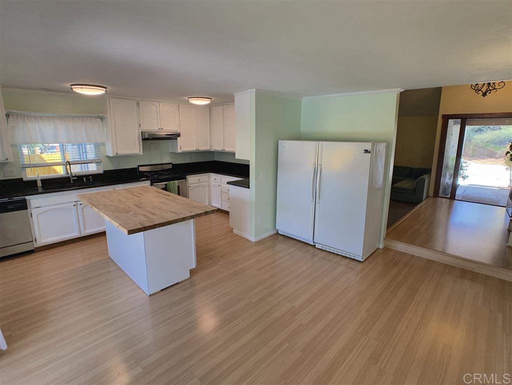 11005 Eddington Road Santee, CA 92071 - Photo 9 of 25