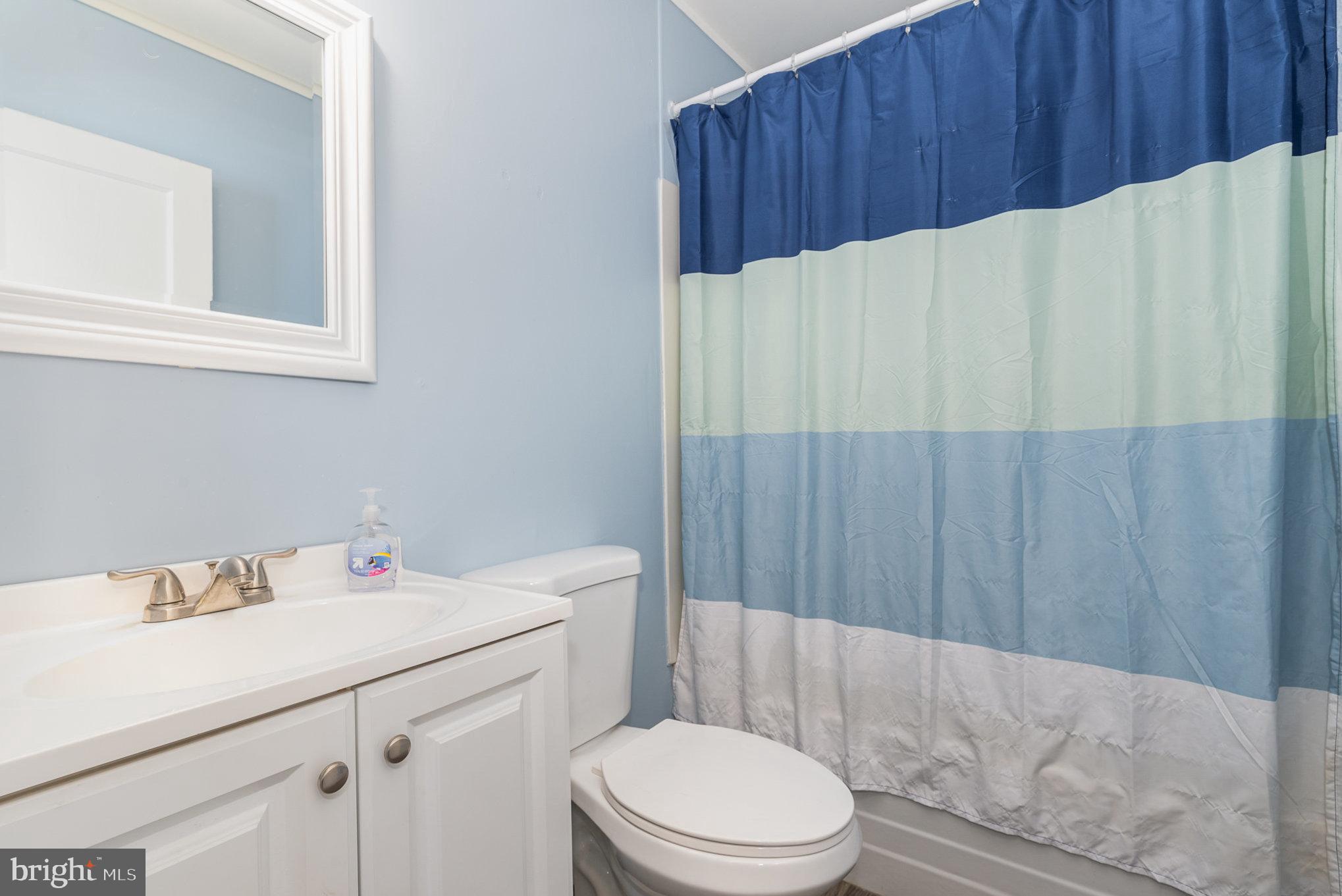 4606 Hillside Road Harrisburg, PA 17109 - Photo 20 of 24 Full Bathroom In Hallway