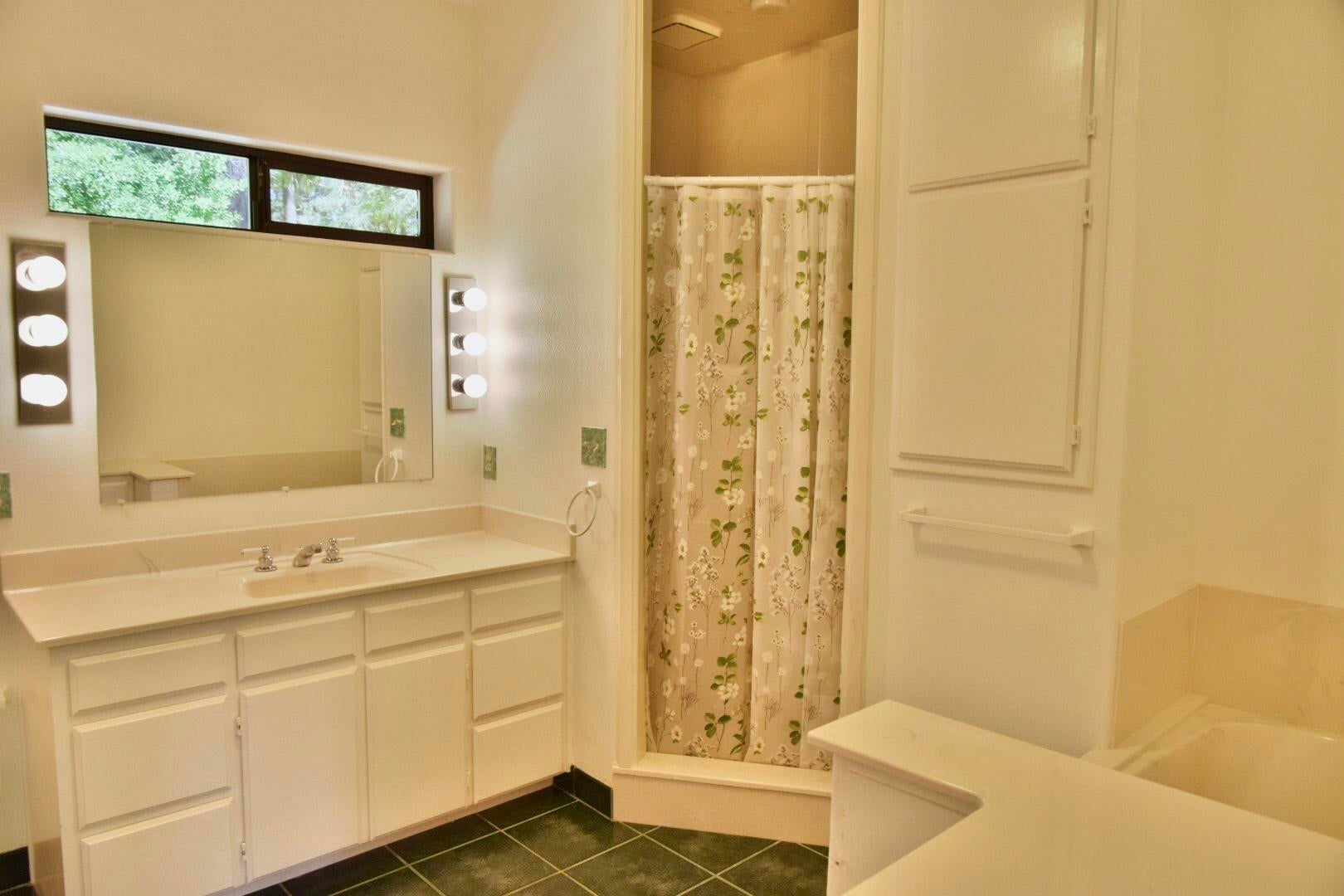 8075 North Applegate Road Grants Pass, OR 97527 - Photo 41 of 44 IMG_0273