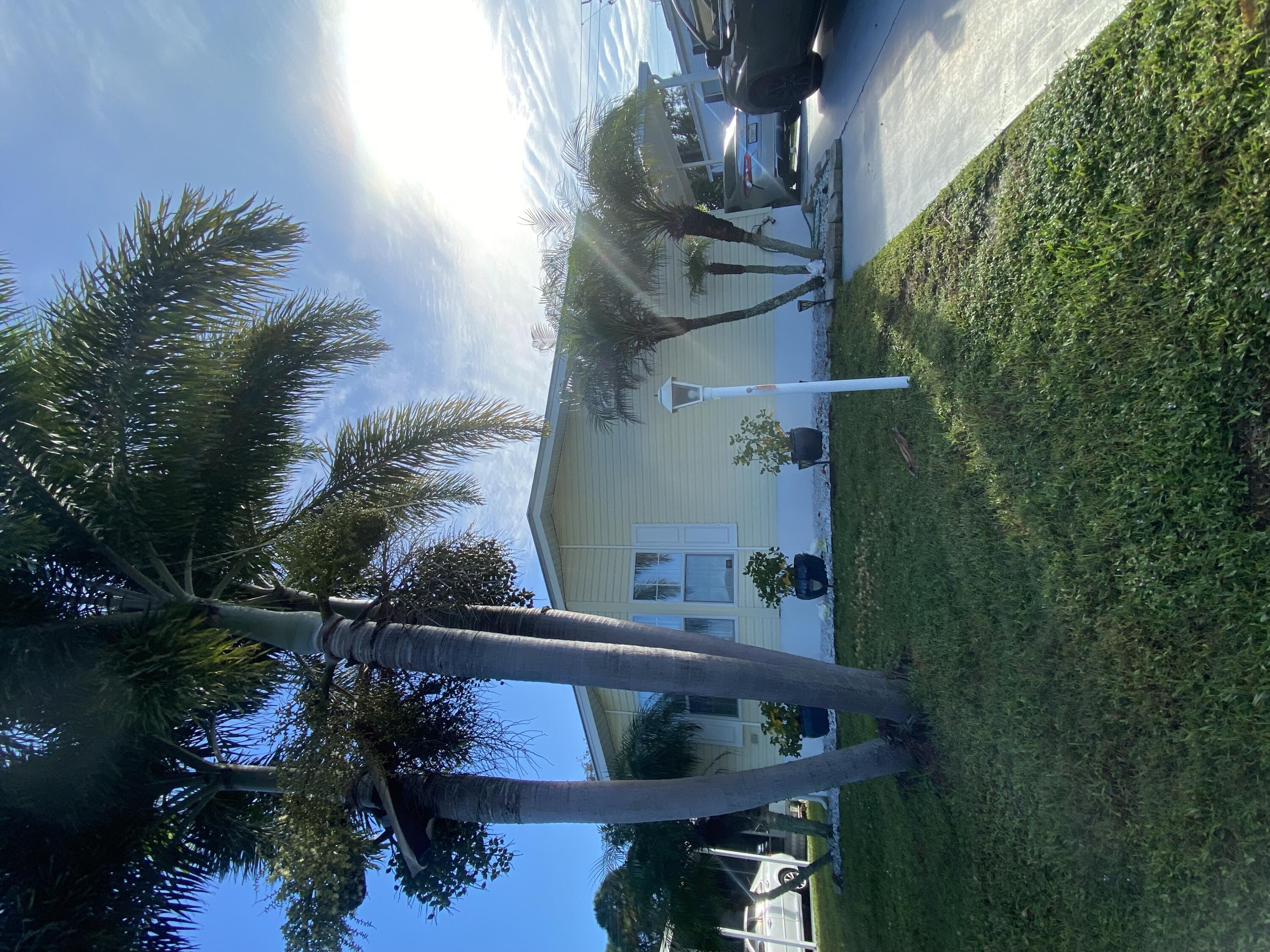 436 Tropical Isles Circle Fort Pierce, FL 34982 - Photo 3 of 16 436 Tropical Isles