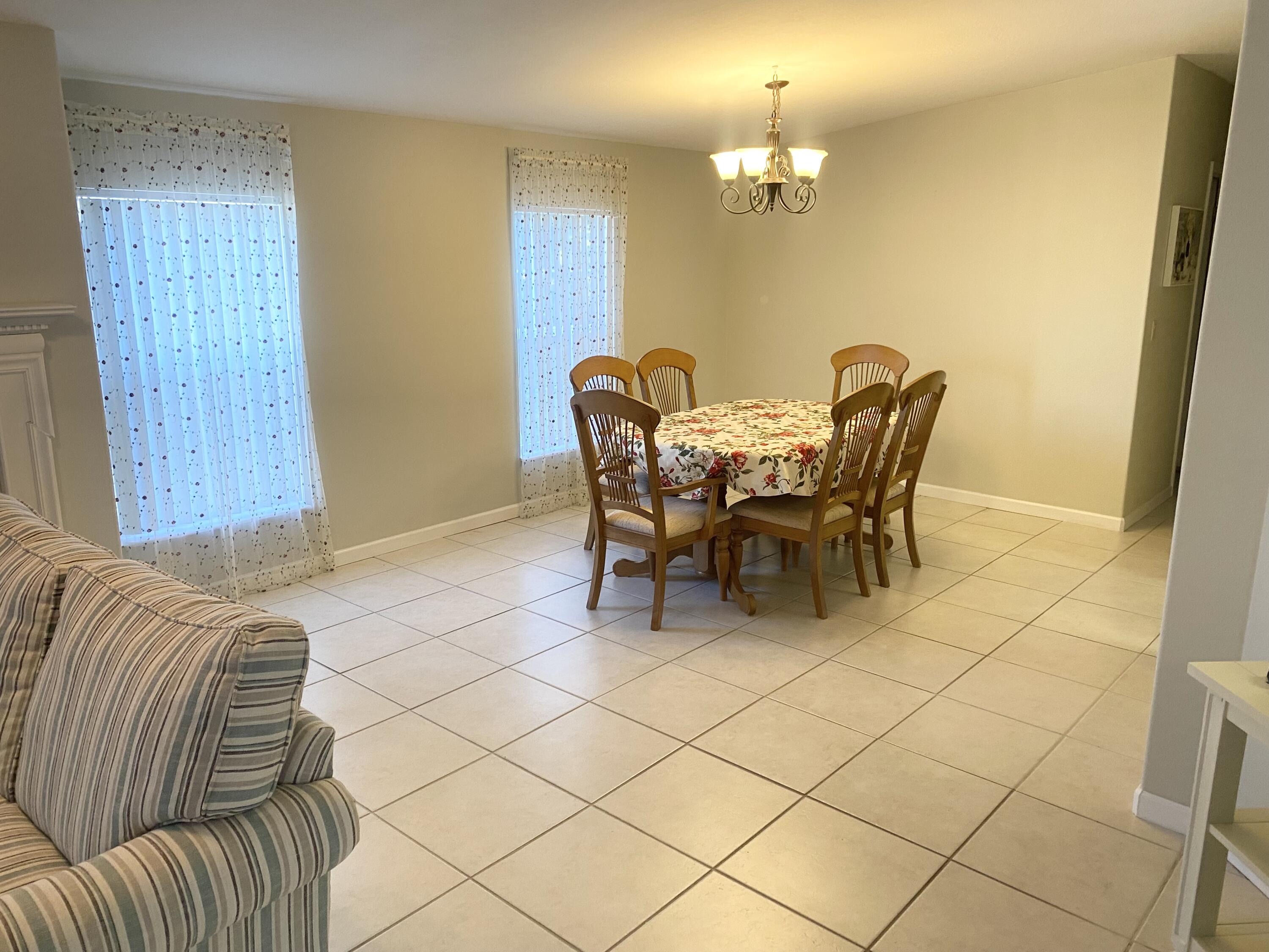 436 Tropical Isles Circle Fort Pierce, FL 34982 - Photo 5 of 16 IMG_4835