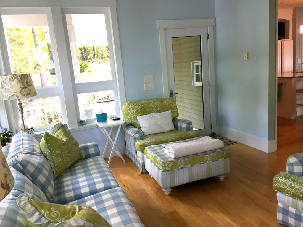 82-70 Highview Road Traverse City, MI 49696 - Photo 15 of 45 1874279-14.JPG