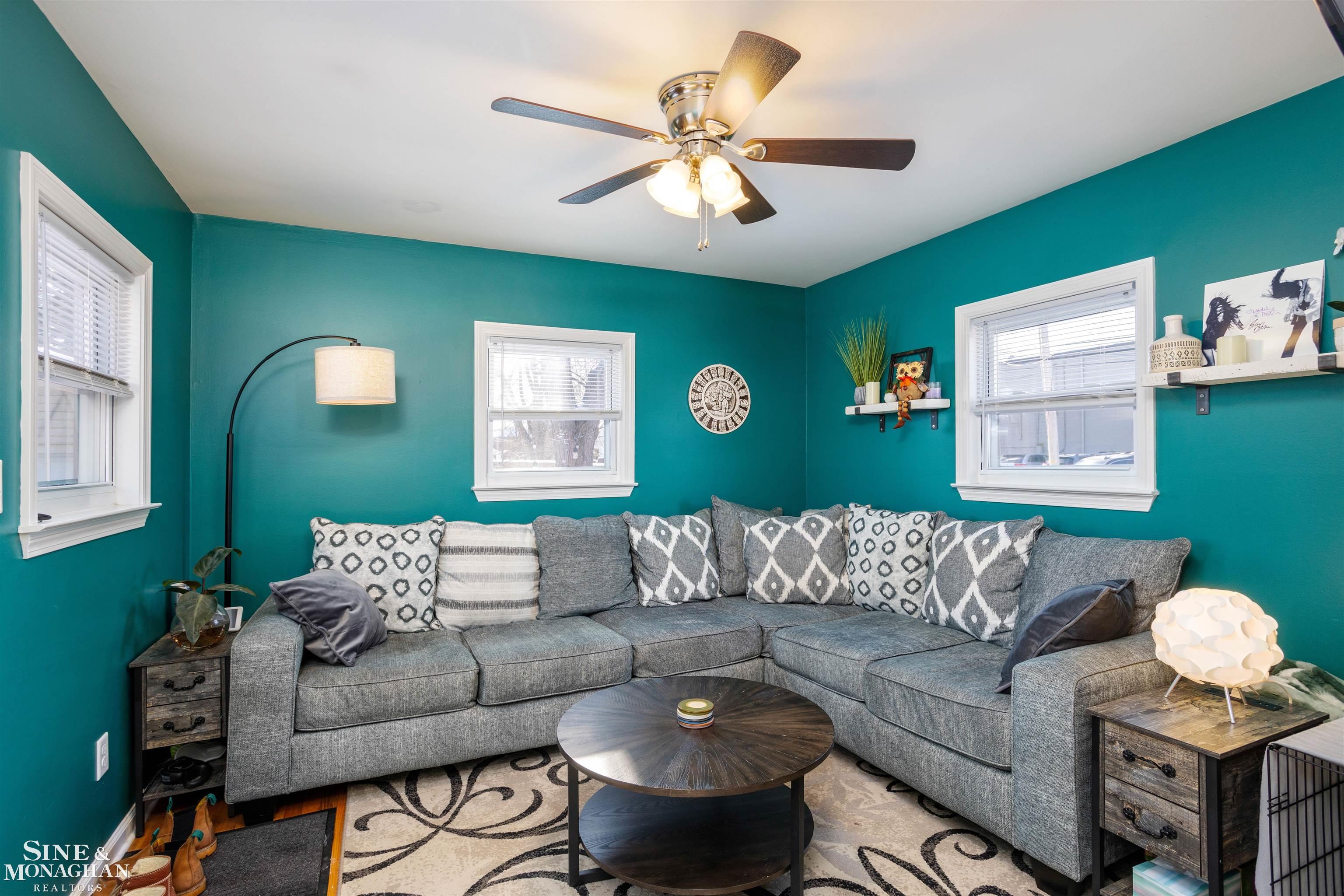 1849 Hampton Road Grosse Pointe Woods, MI 48236 - Photo 22 of 42