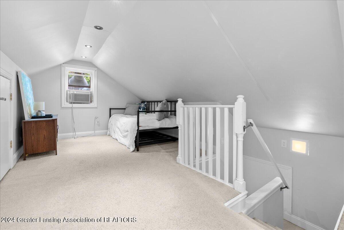 2558 Gilbert Road Lansing, MI 48911 - Photo 36 of 42 40-Media Jett - 40