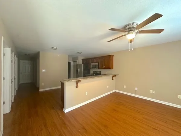 $995 | 704 Donelson Parkway, Unit D106, Dover, TN 37058