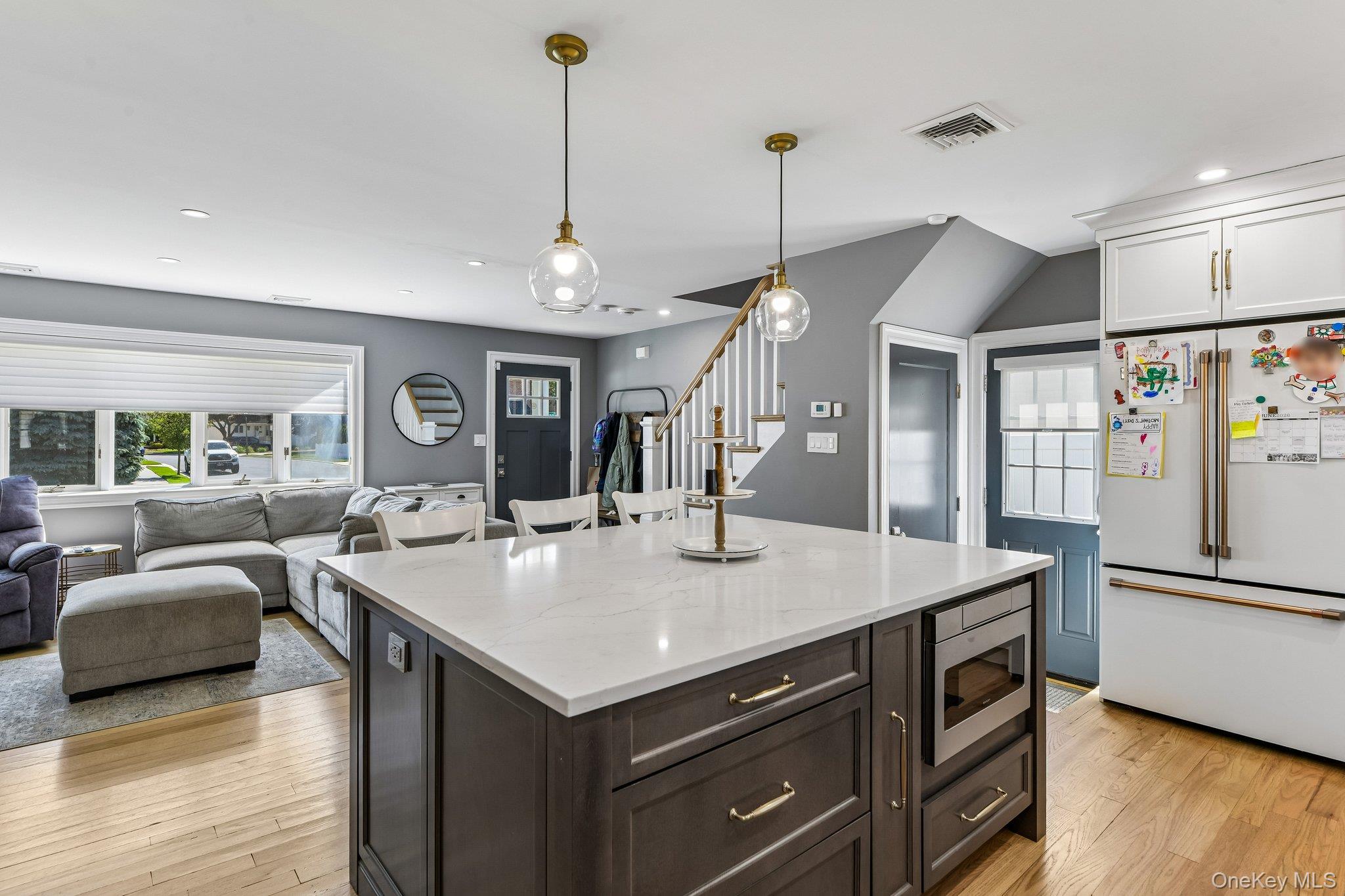 93 Crest Road West Merrick, NY 11566 - Photo 6 of 31