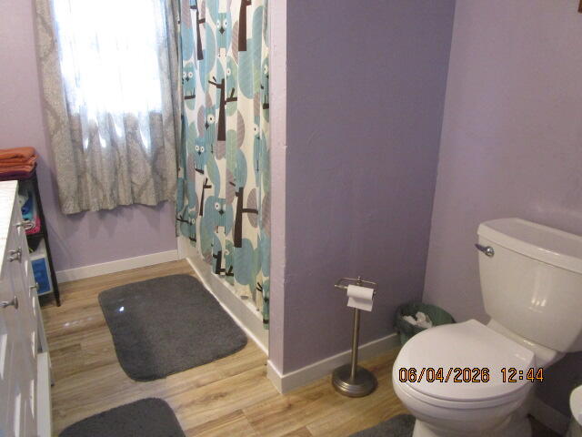 5319-wagon Wagon Wheel Road Manitowoc, WI 54220 - Photo 5 of 44 Main floor bathroom.