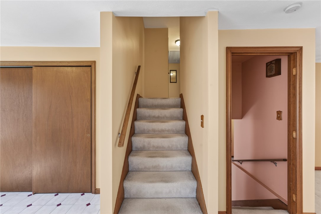 1221 Phenix Avenue Cranston, RI 02921 - Photo 17 of 40