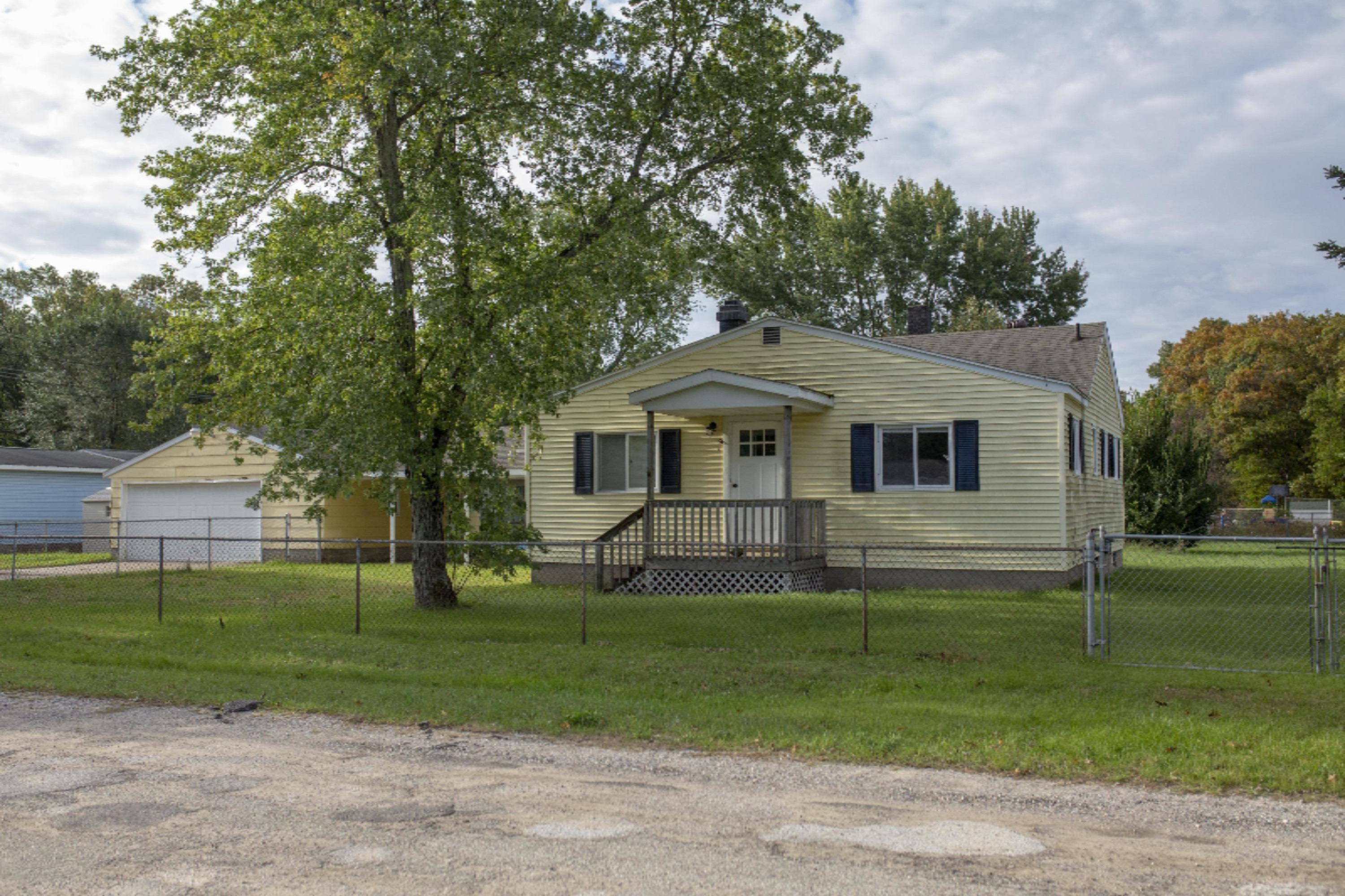 1841 Hilt Road Muskegon, MI 49445 - Photo 1 of 47 KZ5B0029