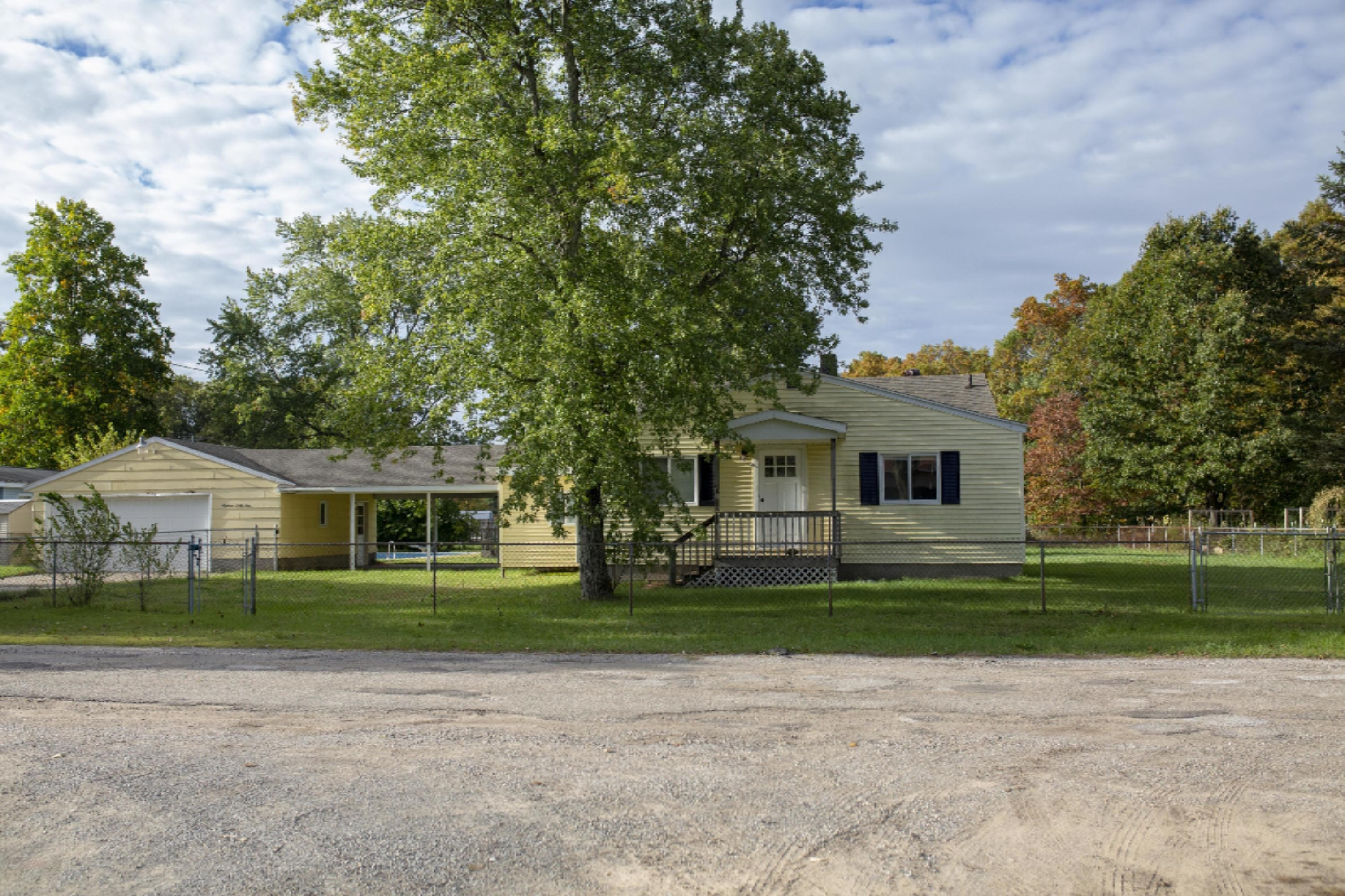 1841 Hilt Road Muskegon, MI 49445 - Photo 3 of 47 KZ5B0028