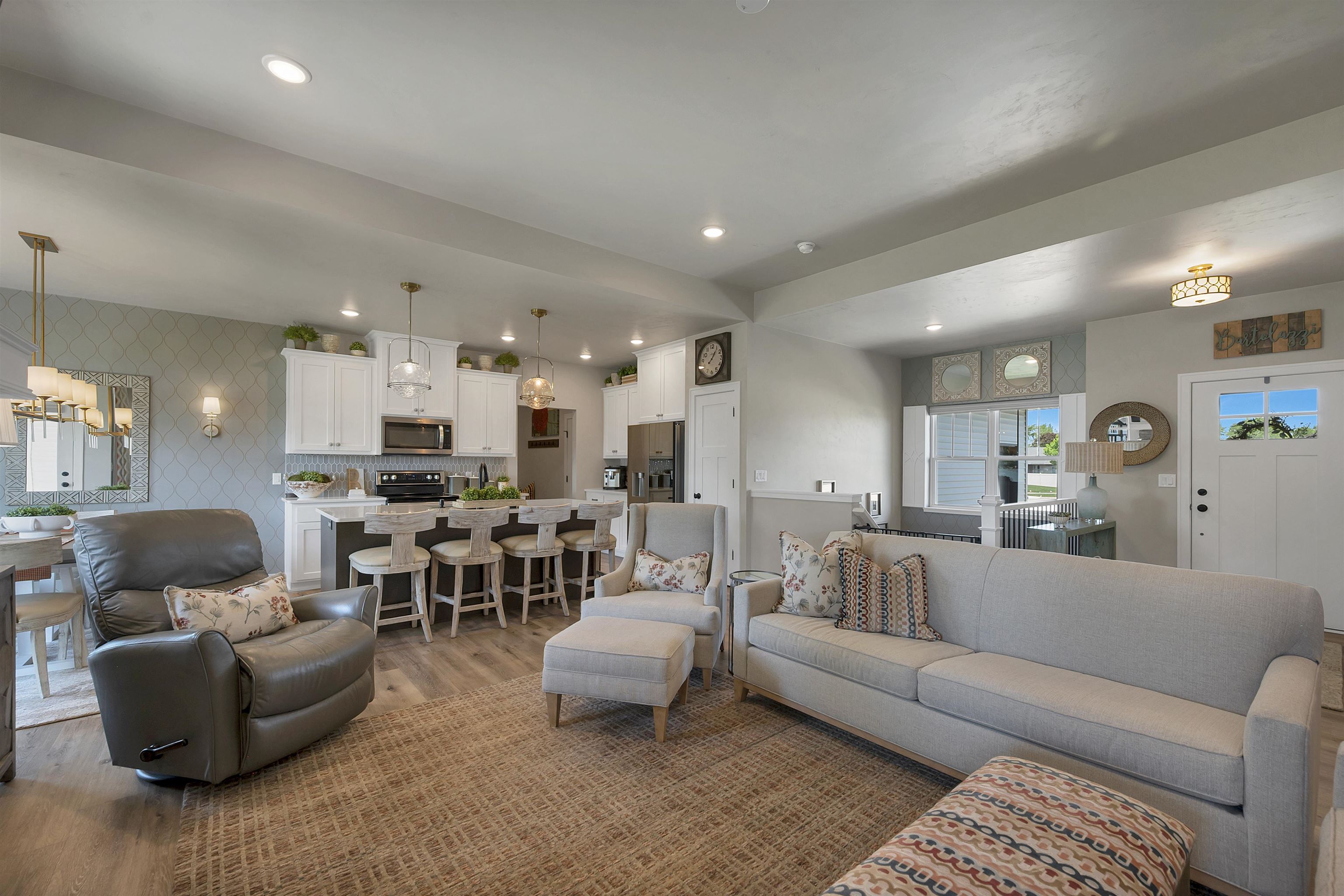 2217 Fox Point Court De Pere, WI 54115 - Photo 4 of 57