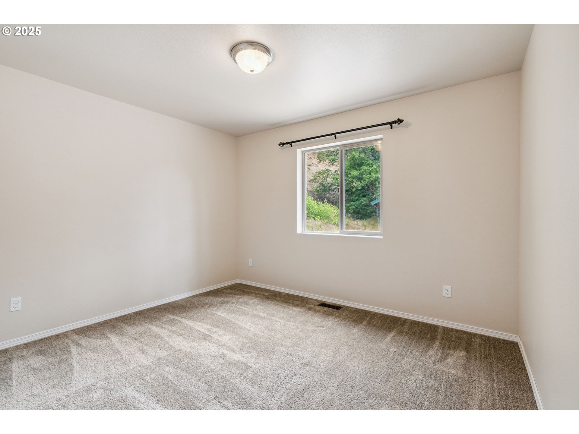 60 Fishon Road Lyle, WA 98635 - Photo 11 of 34 Gallery Image 11
