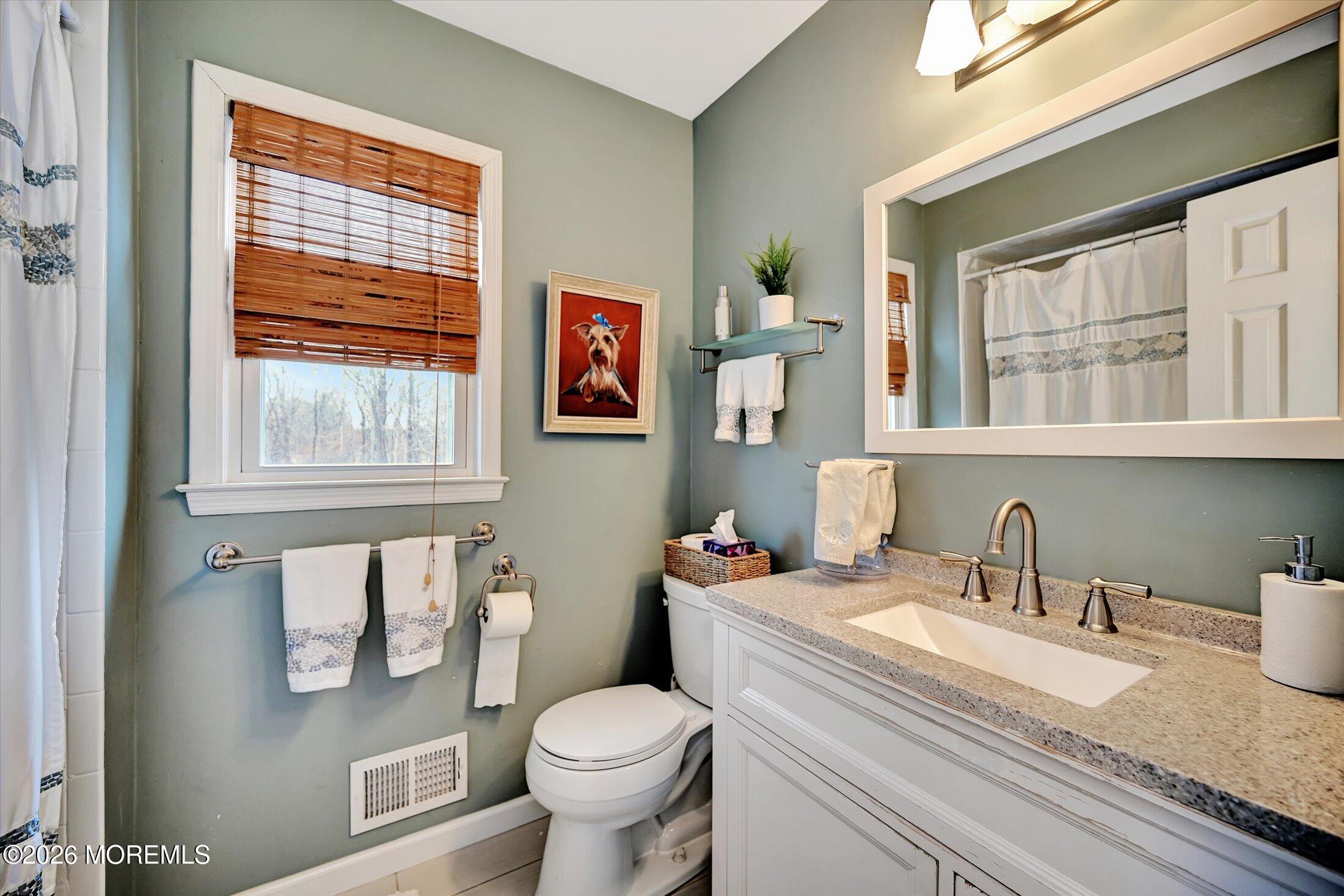 18 Devon Drive Manalapan, NJ 07726 - Photo 28 of 40 35-Bathroom