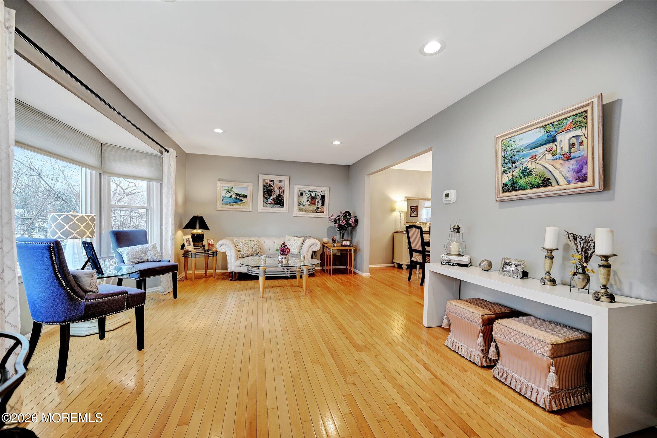 18 Devon Drive Manalapan, NJ 07726 - Photo 7 of 40 04-Living Room