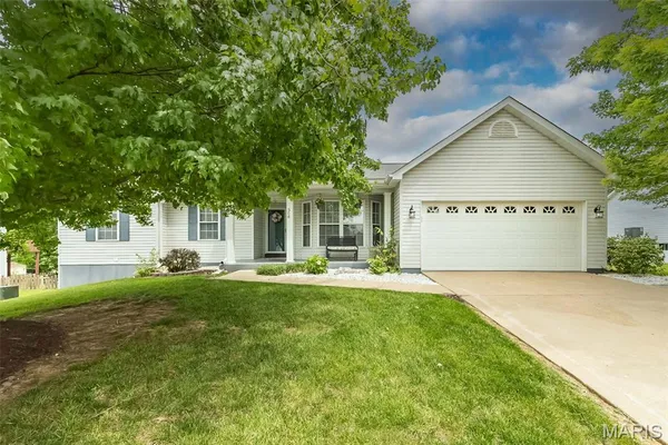 $389,900 | 306 Grand Oaks Court, Wentzville, MO 63385