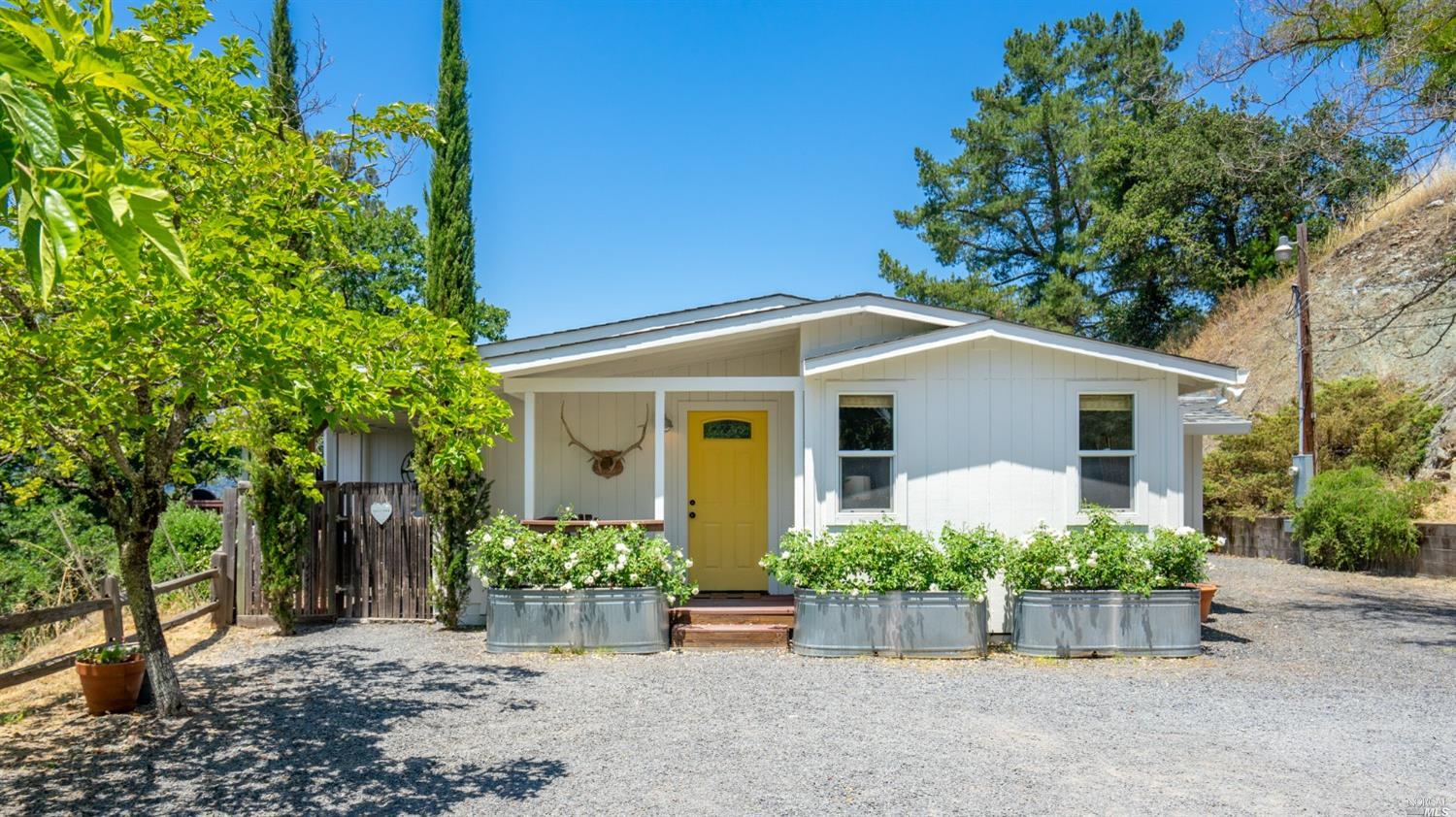 27526 River Road Cloverdale, CA 95425 - Photo 1 of 1 Gallery Image 1