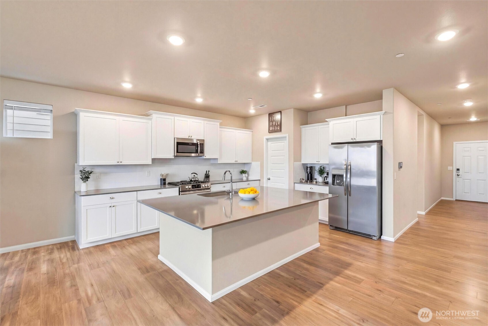 1323 Baker Hts Loop Bremerton, WA 98312 - Photo 4 of 35