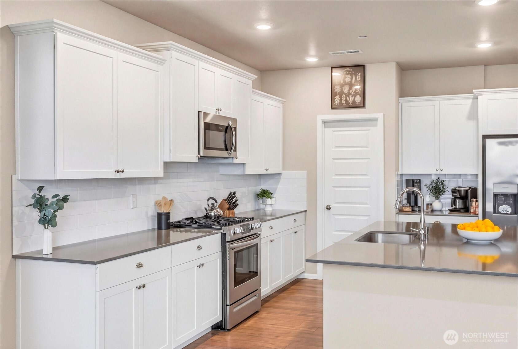 1323 Baker Hts Loop Bremerton, WA 98312 - Photo 6 of 35