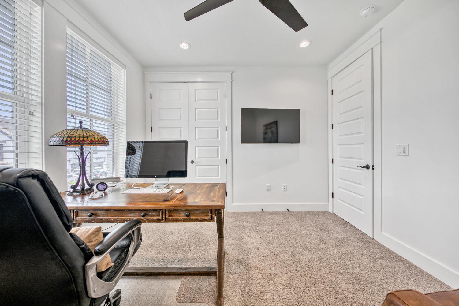 235 Ridgewalk Circle Santa Rosa Beach, FL 32459 - Photo 34 of 44 a view of a livingroom with furniture and a flat screen tv