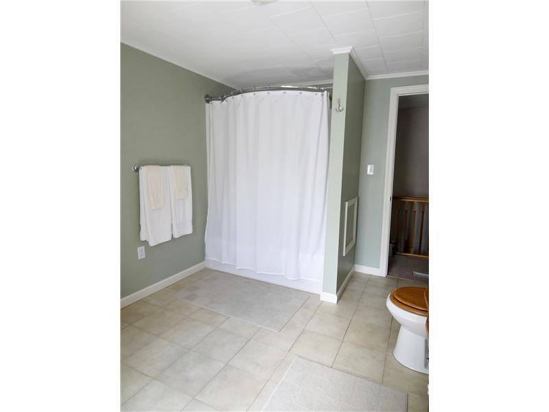 361 Unionville Road Rochester, PA 15074 - Photo 14 of 18 Full Bath.