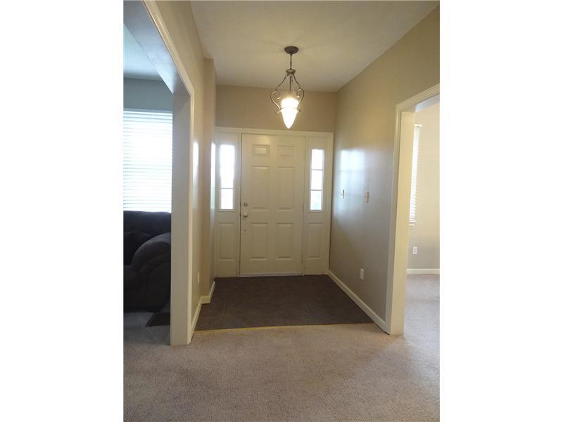 361 Unionville Road Rochester, PA 15074 - Photo 5 of 18 Entry/Foyer.