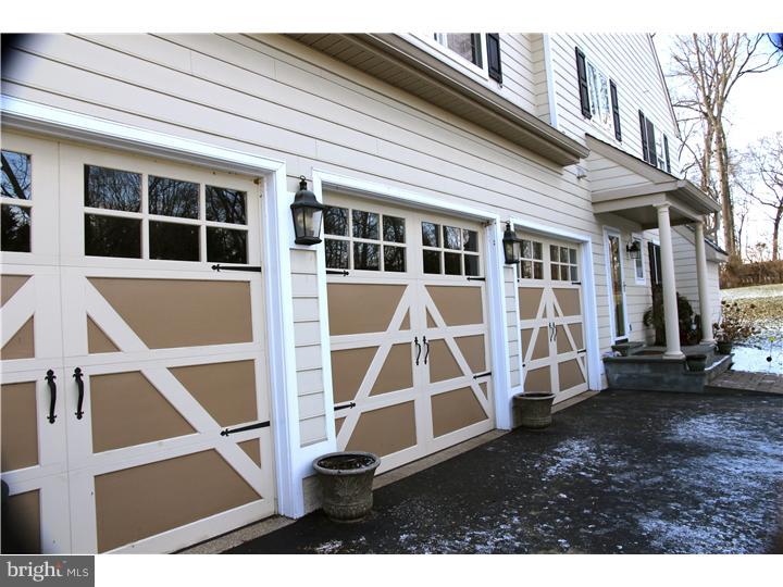 2619 Wayland Road Berwyn, PA 19312 - Photo 2 of 25 Garage