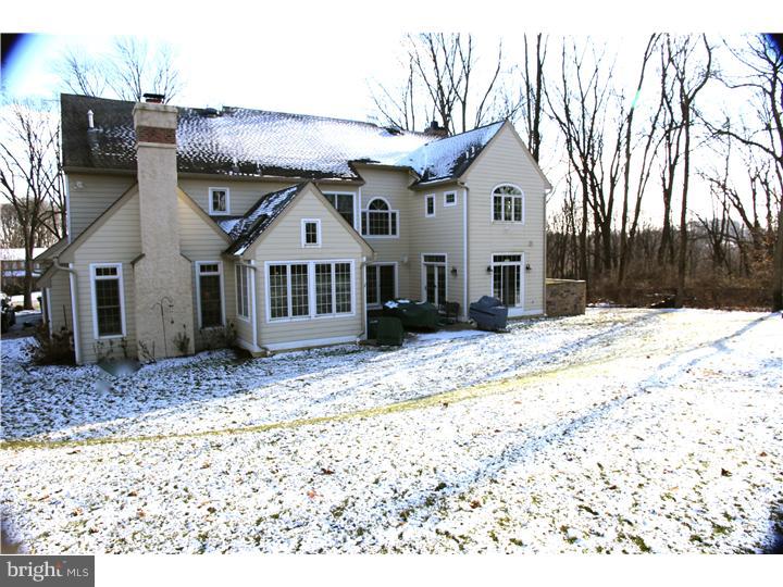 2619 Wayland Road Berwyn, PA 19312 - Photo 3 of 25 Exterior Back